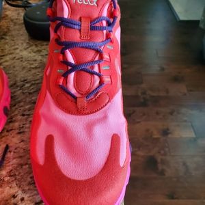 Womens Size 12 Air Max 270 React
